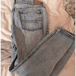 American Eagle mom jeans